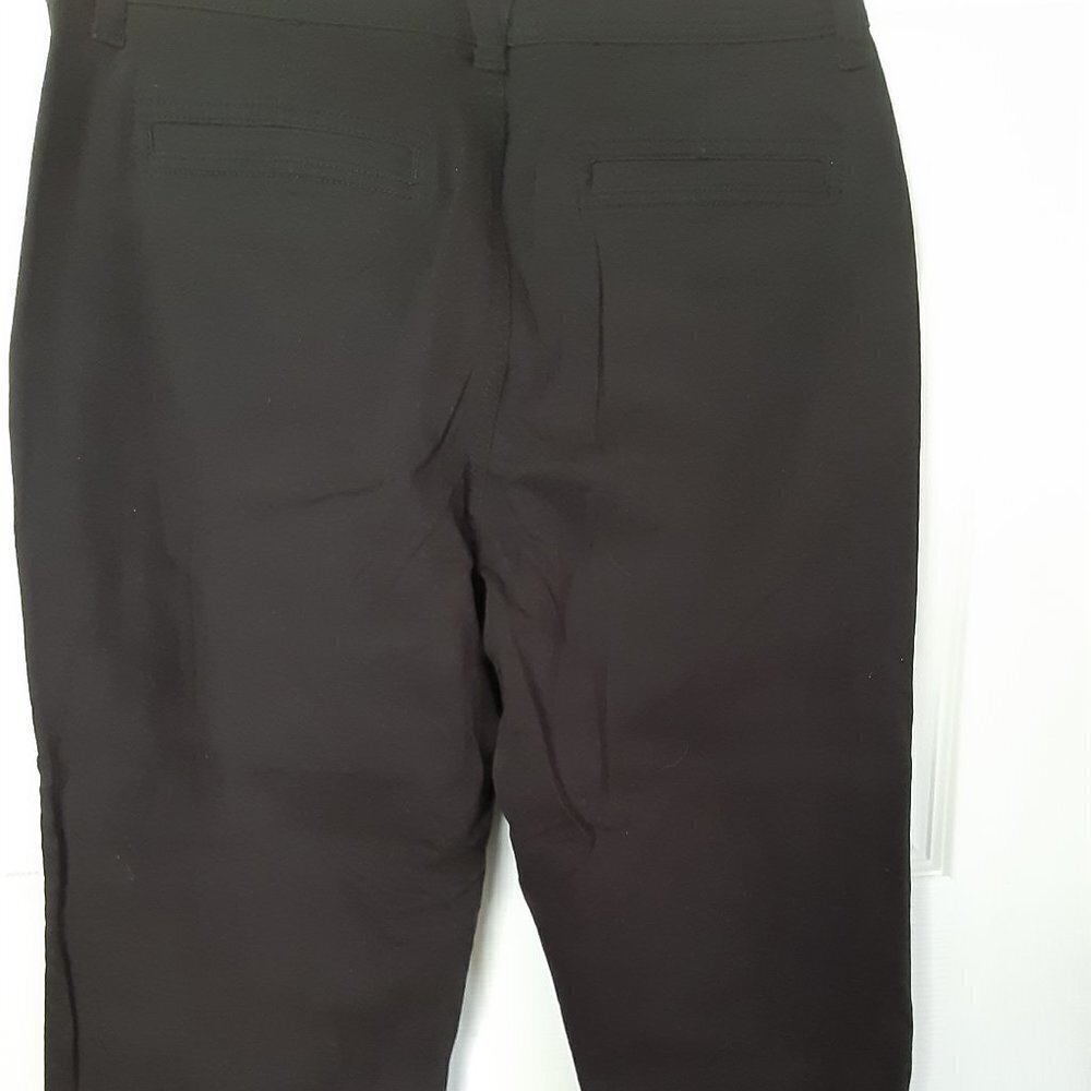 Gloria Vanderbilt Size 10 Black Pants w/Zippered Front & Straight Legs. - Picture 4 of 4